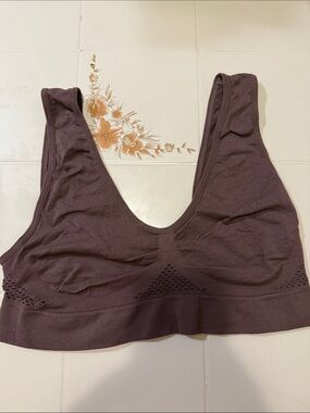 Seamless Wireless Scoop-Back Bralette in Deep Plum